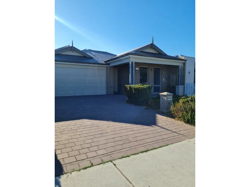 EASY LIVING AT A PRIME LOCATION !