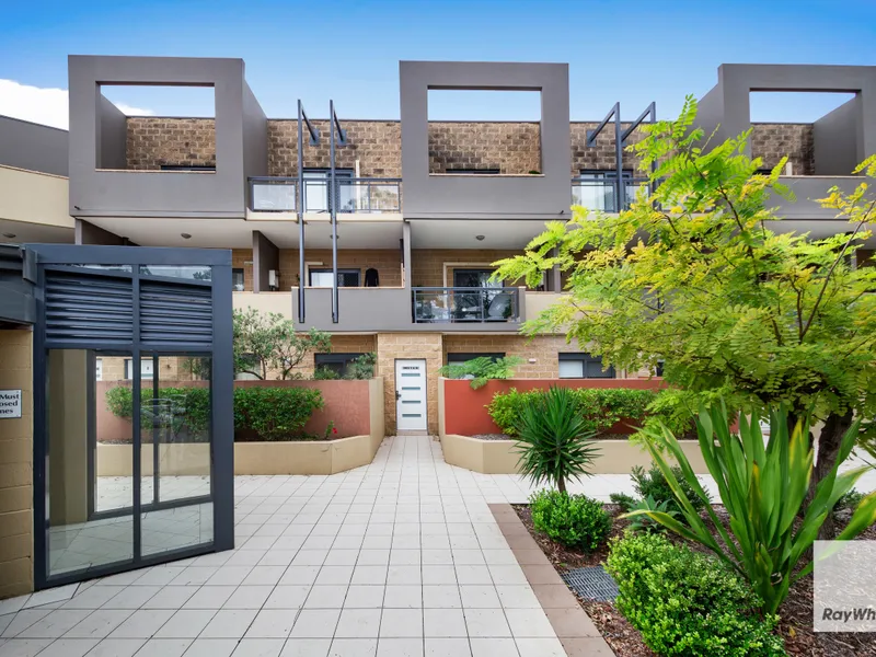 BEACHSIDE LIFESTYLE TOWNHOUSE APARTMENT