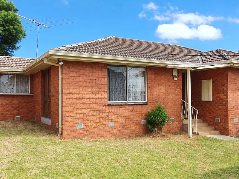 3 BEDROOM UNIT IN A GREAT LOCATION