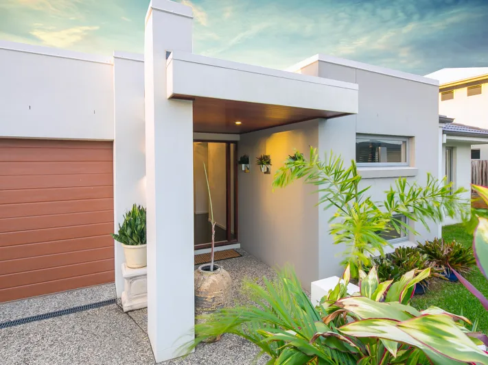 Stunning & Roomy Family Home in great Location