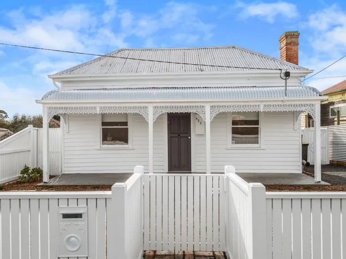 This freshly Renovated Delight!