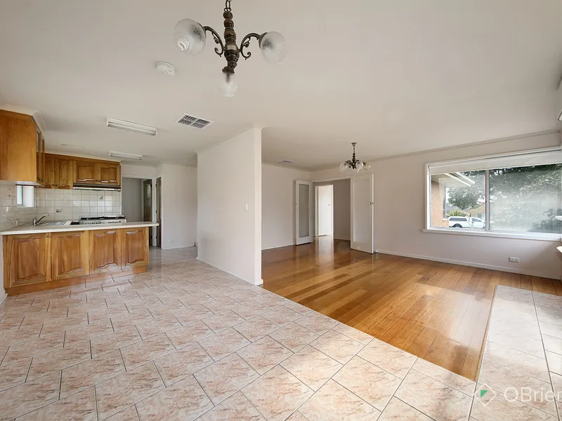 Spacious home with Lawn mowing included!