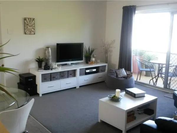 Top Floor Modern Living in Central Clayfield