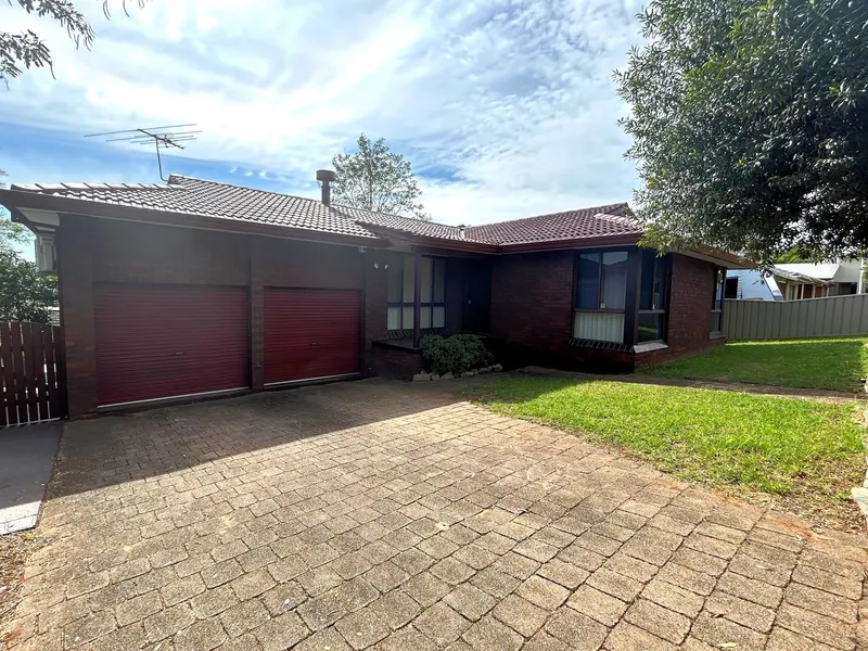 QUIET SURBURBAN LOCATION