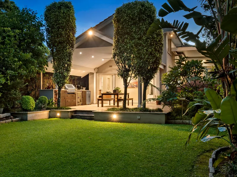 Quintessential Beaches family haven on a huge level 794sqm block