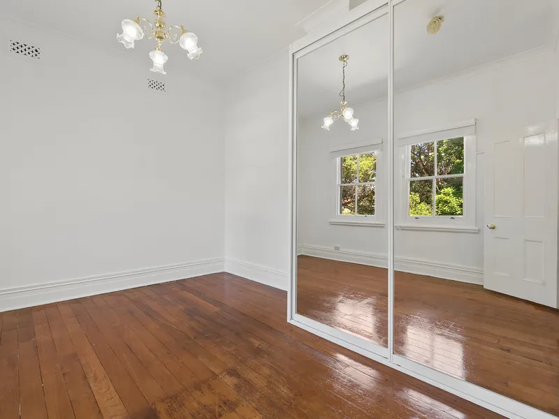 Bright Studio In The Heart Of Petersham
