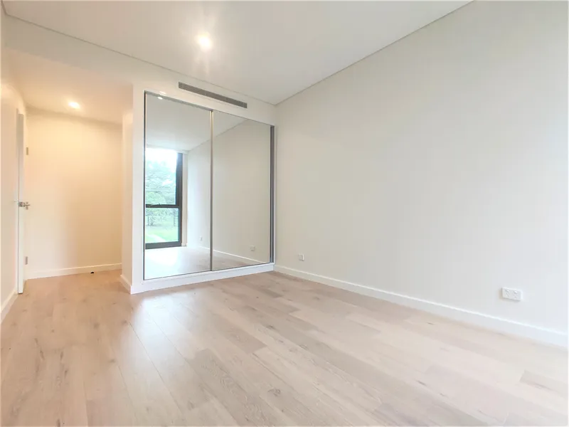 Over sized rooms + big study area! Modern design and life style!