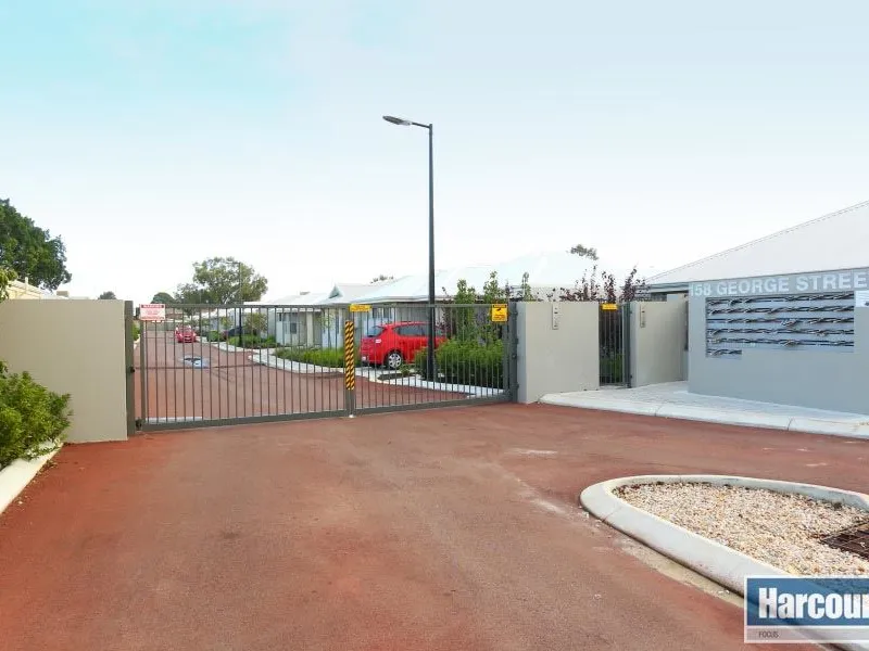 Ideal Location - Secure - 3Bed 2Bath Townhouse