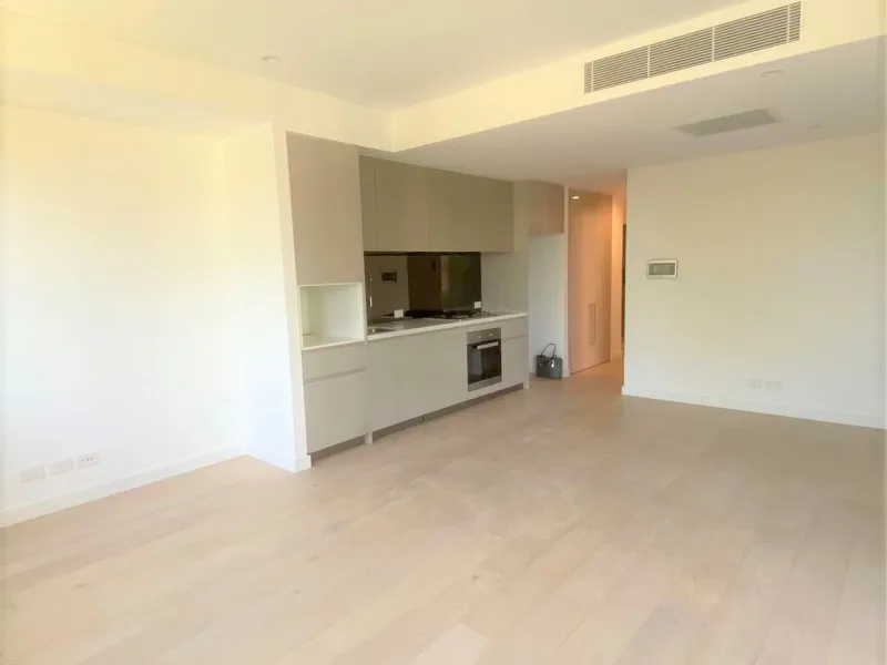 North Facing  2 Bedroom Apartment - Close to the train station. 