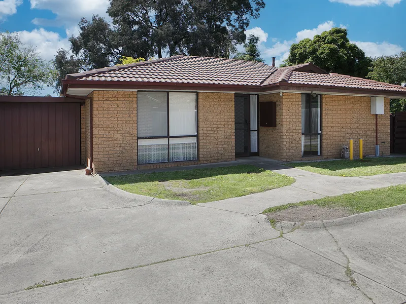 WALK TO TRAIN STATION FROM HOME