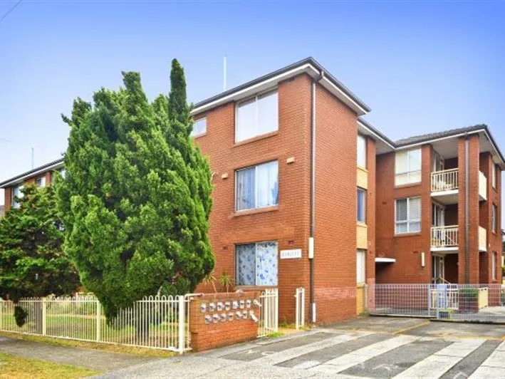 OVERSIZED FRESHLY PAINTED TWO BEDROOM APARTMENT