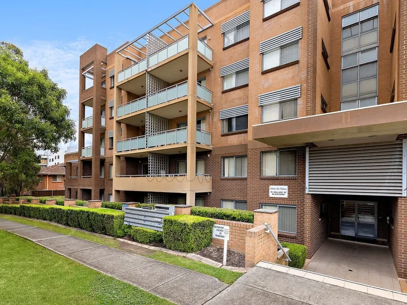 Easy-care Apartment Close To Everything