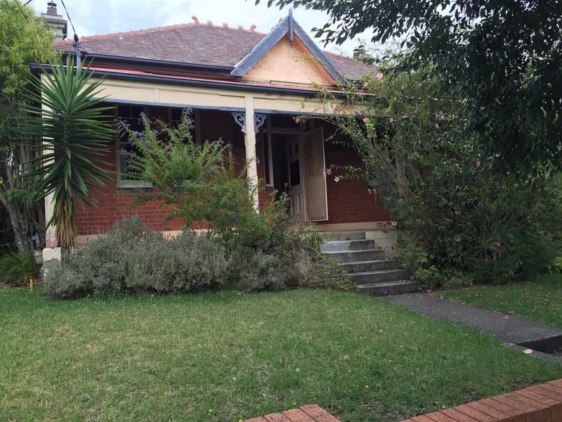 CLOSE TO ALLAWAH RAILWAY STATION