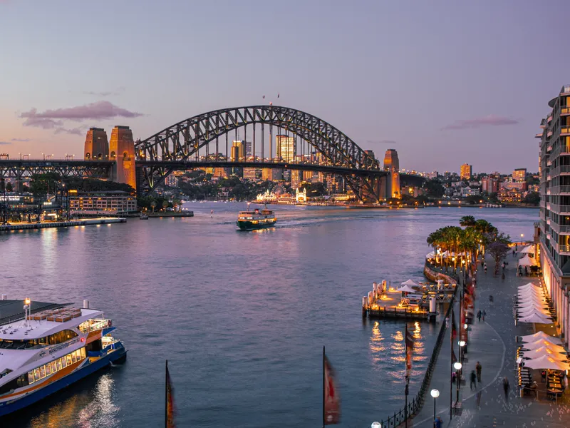 Uninterrupted Harbour Bridge and Circular Quay views