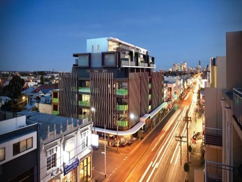 LYGON STREET APARTMENT BELOW MARKET RENT!!