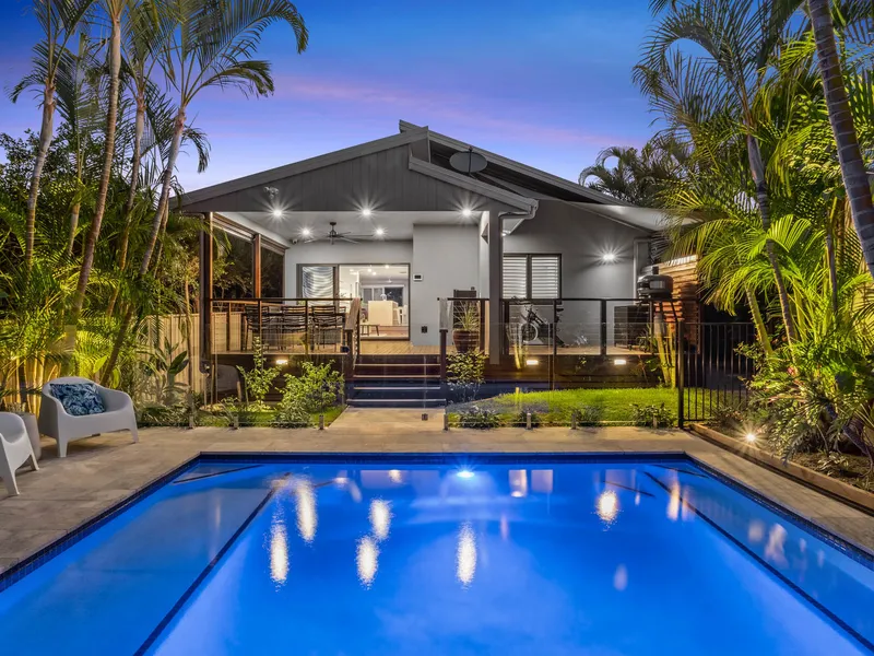 STUNNINGLY RENOVATED PRIVATE OASIS