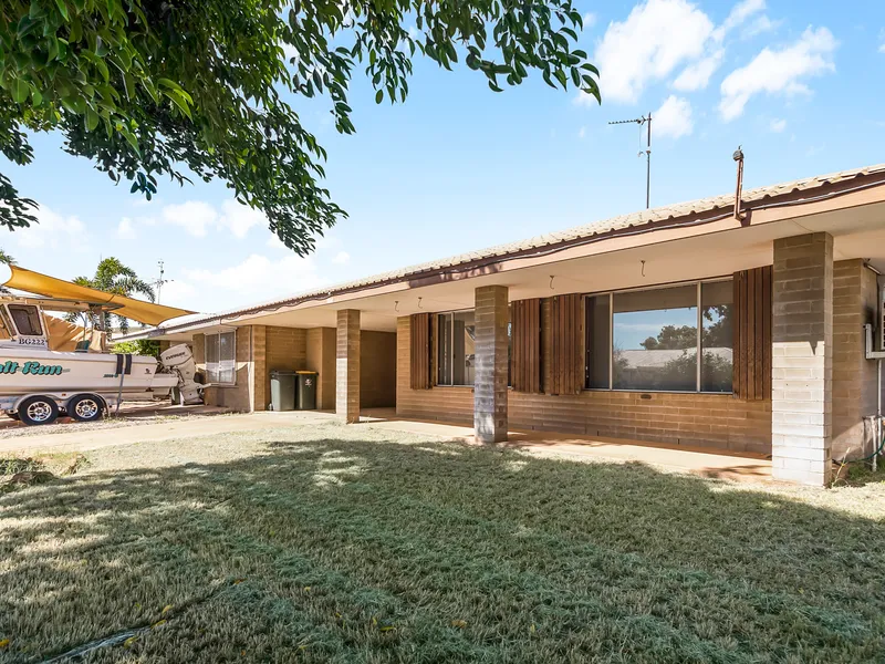 Low maintenance lock and leave.