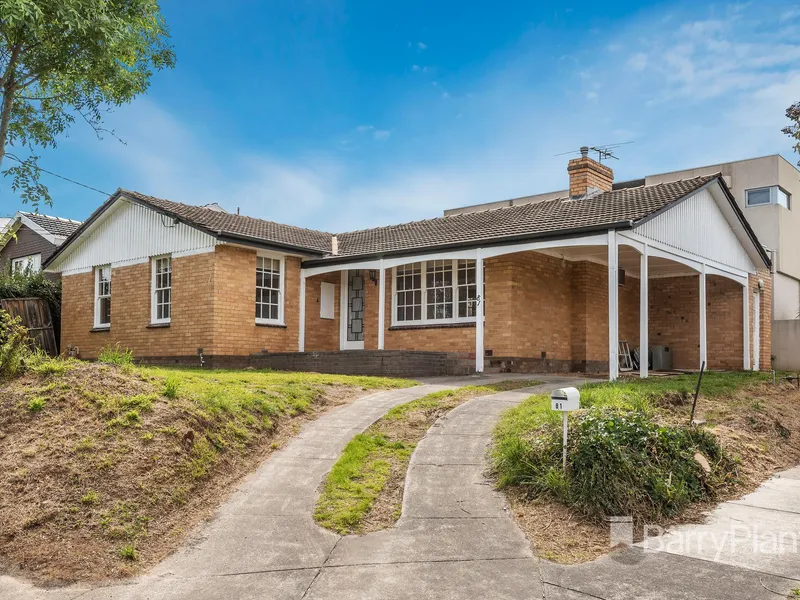 Family home in great location!