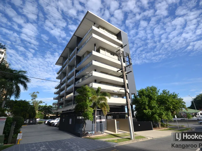 Well Positioned Apartment in Kangaroo Point