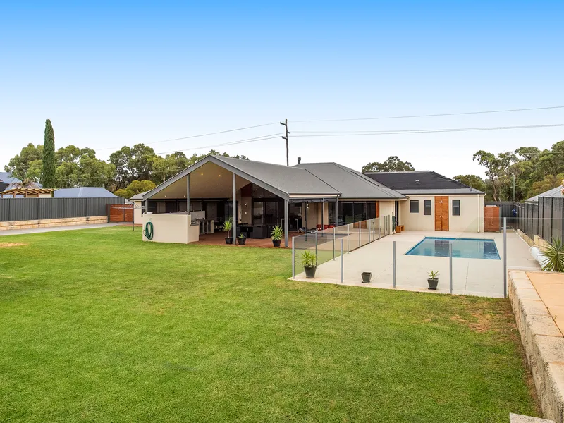 STUNNING SHELFORD HOME IN SOUGHT AFTER LOCATION
