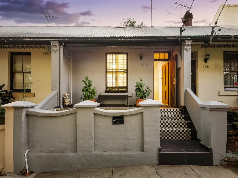 Classic Terrace Embraces Easycare Modern Style