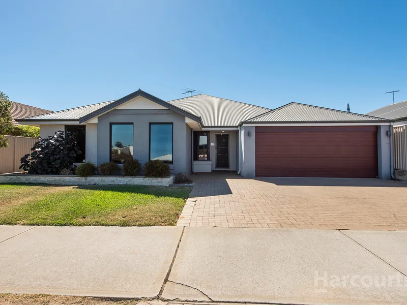 Family Home, Close to Everything!