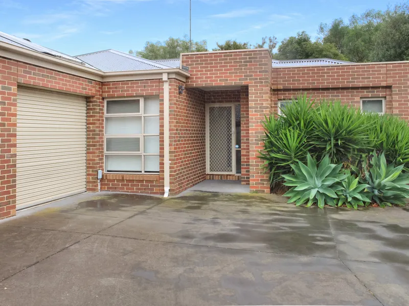 MODERN TWO BEDROOM UNIT IN GREAT LOCATION