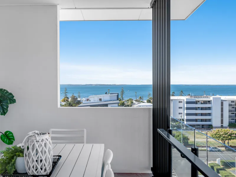 Elevate Your Lifestyle: Exquisite Top-Floor Apartment with Spectacular Bay Views