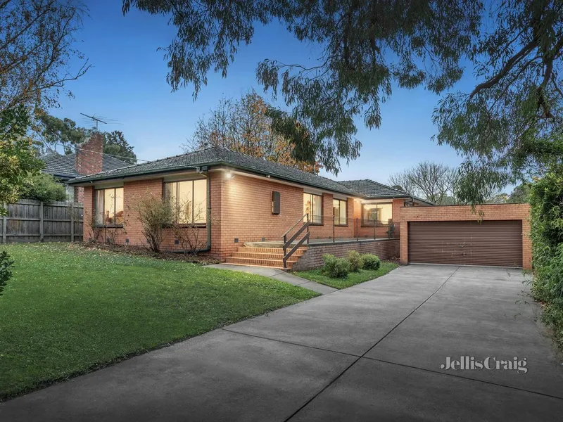 Large Family Home in Top Location!