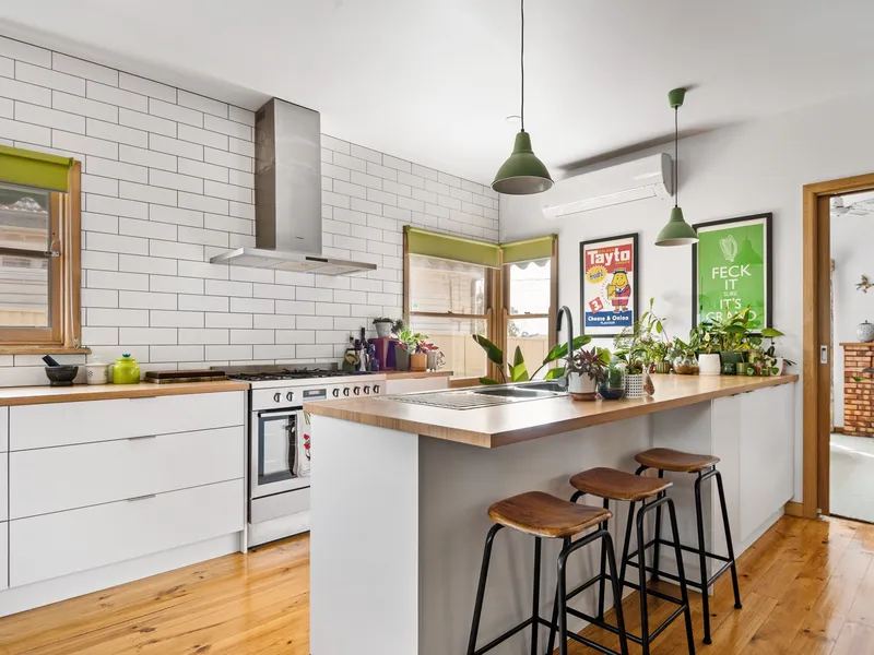 Renovated charm in Canadian