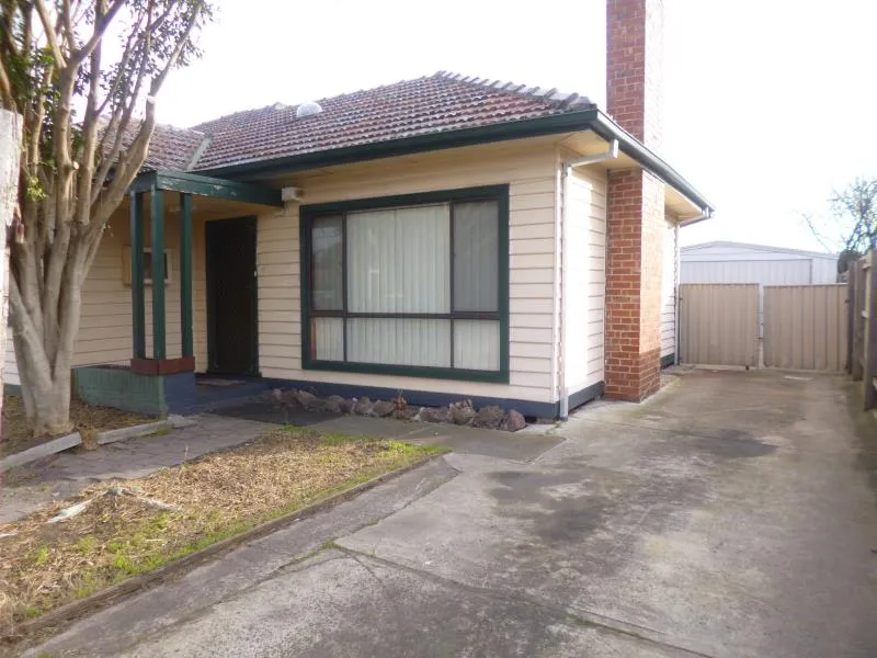 PERFECT FAMILY HOME + LARGE REAR SUNROOM