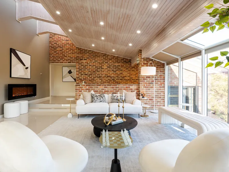 Stunning House, Stunning Views!