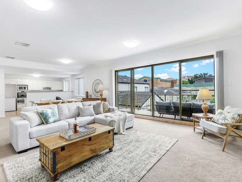 House Sized Apartment with Three Parking Spaces & Resort Facilities