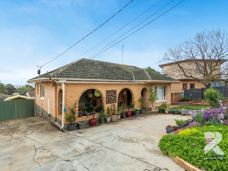 Perfect Investment or Family Home in Para Hills