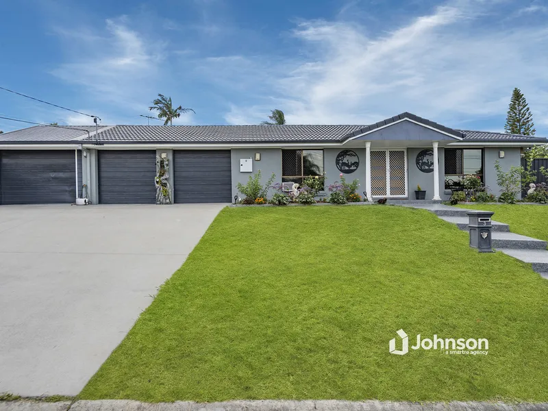 Stunning 4 Bedroom Home with Shed, Solar & Pool!