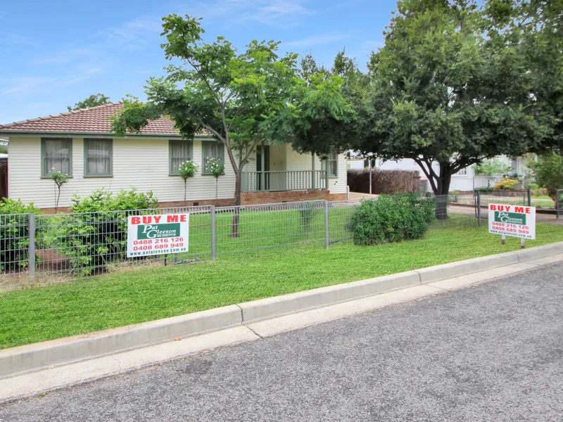 GREAT FIRST HOME / RENOVATORS DELIGHT