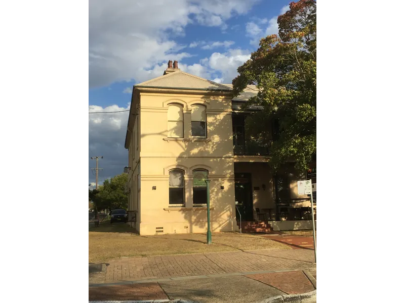 COMMERCIAL ROOMS FOR RENT!