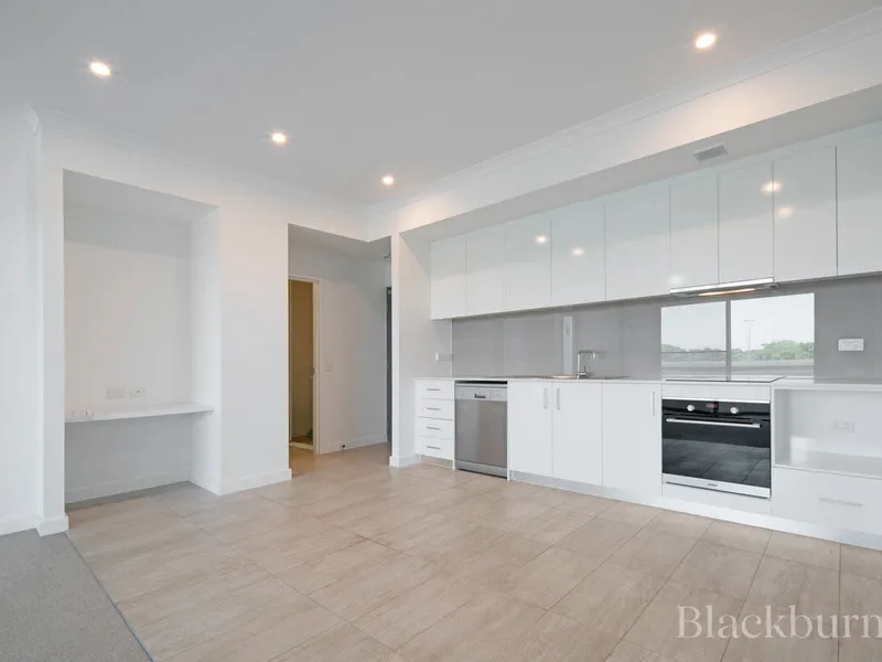 AMAZING VIEWS, PERFECT LOCATION, QUALITY FINISHES, CLOSE TO EVERYTHING