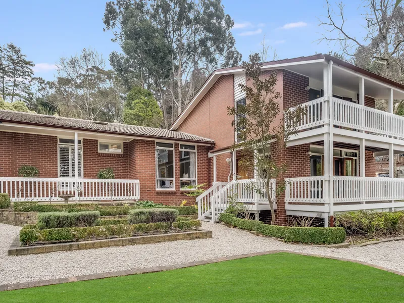 Stylish Family Home Meets Tranquil Hills Retreat!