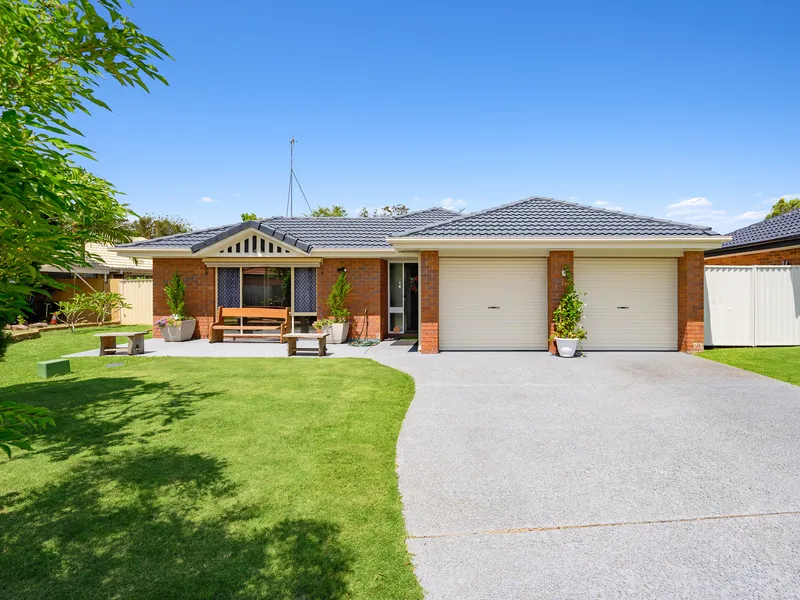 Immaculate 3-Bedroom Home in the Heart of Helensvale Central!