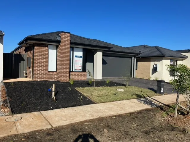 LIGHT AND BRIGHT BRAND NEW 4 BEDROOM FAMILY HOME