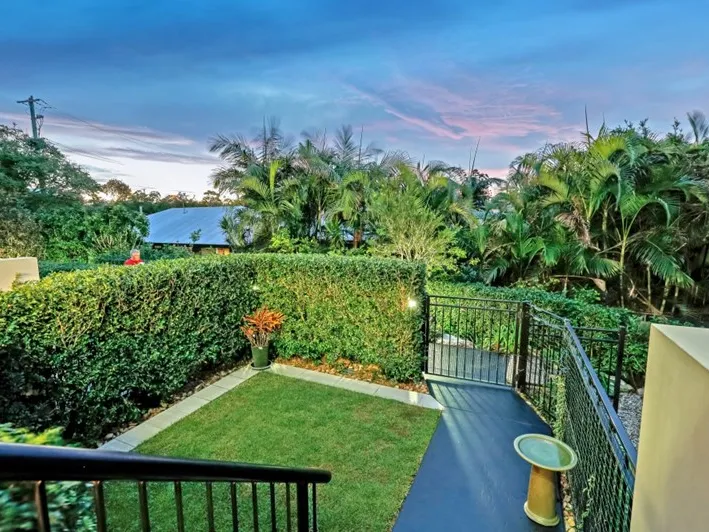 Modern  4 bedrooms Apartment. Walking to Garden City.