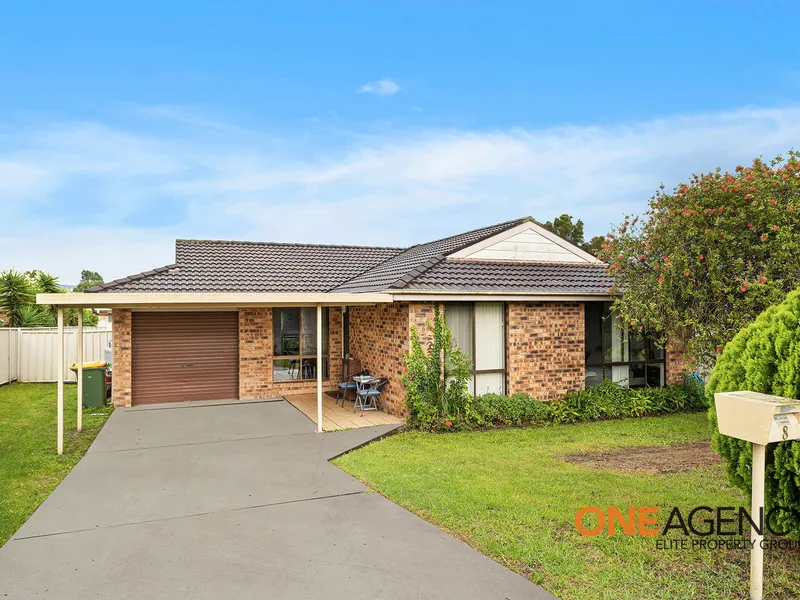 SPACIOUS FULL-BRICK HOME WITH ESCARPMENT VIEWS 