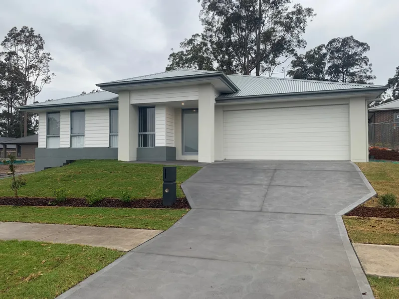 BRAND NEW FAMILY HOME - AVAILABLE FROM 17/10/2022