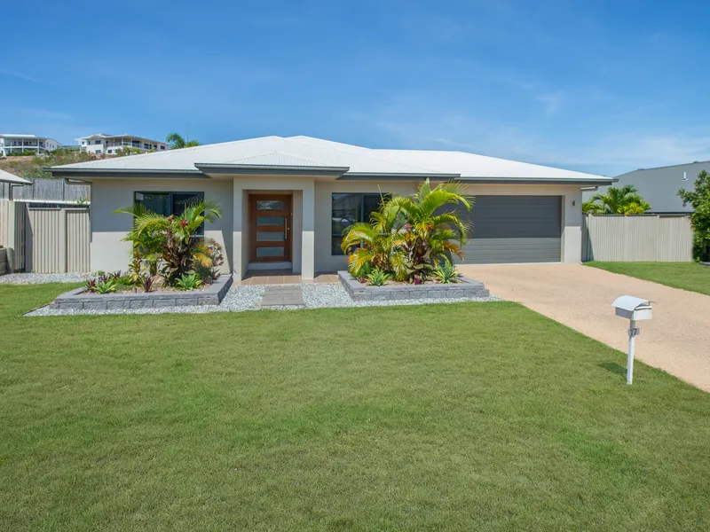 5 Bedrooms & Close to the everything you need in BUSHLAND BEACH!