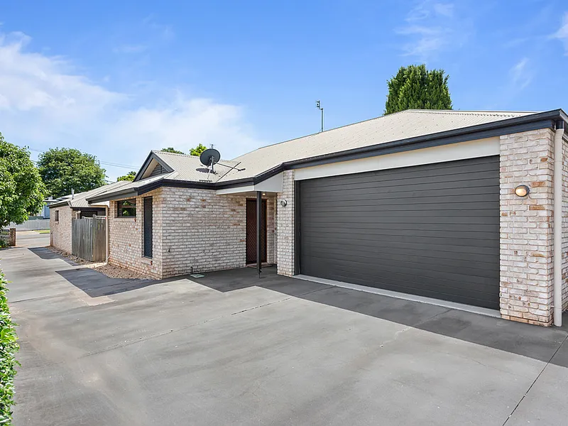 Spacious Unit - Sensational Rangeville Location