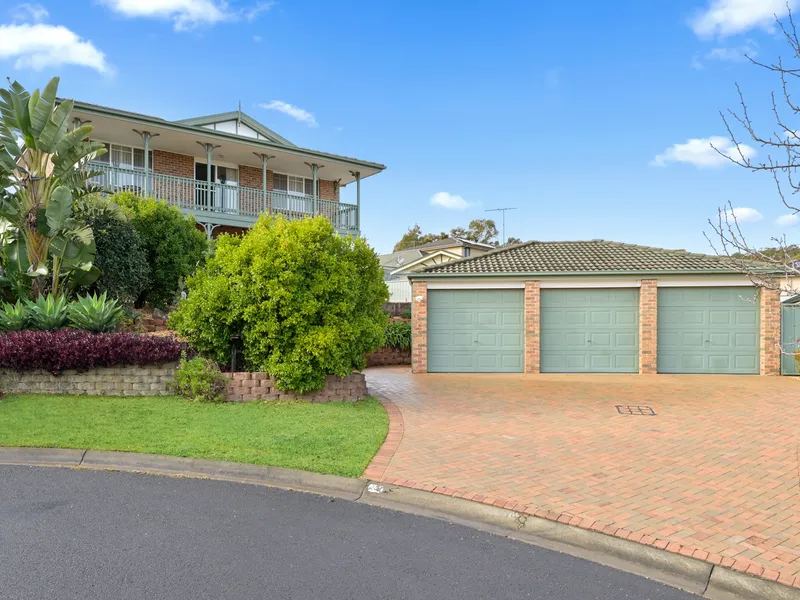 Elegant and spacious family home with sensational views