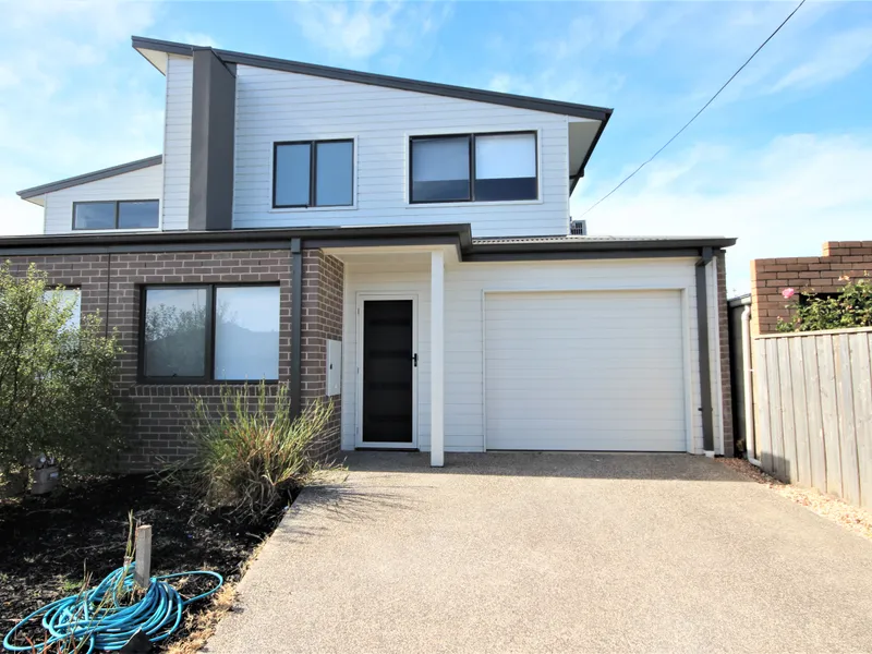 Sophisticated 3 Bedroom Townhouse