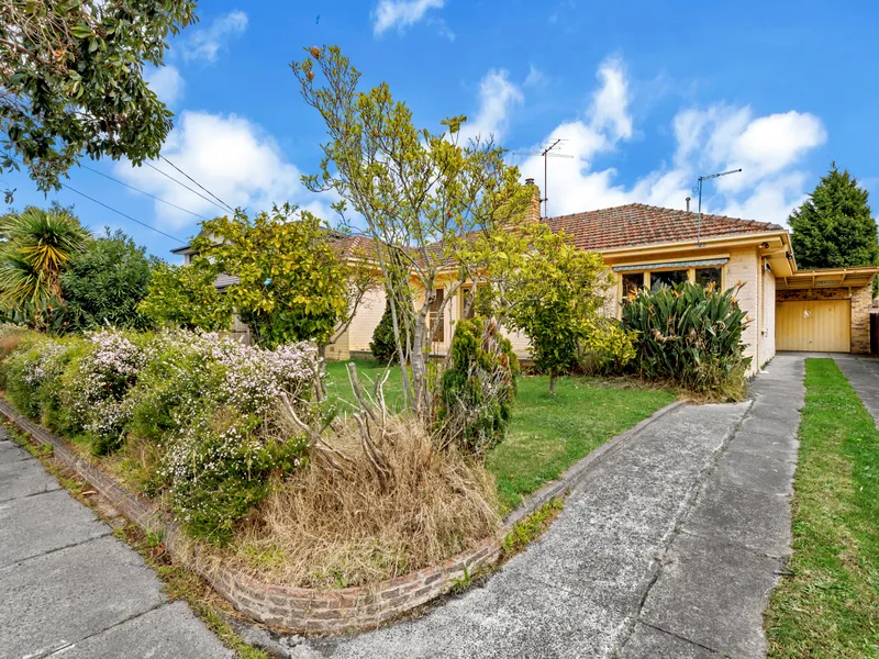 FRESHLY PAINTED THREE BEDROOM FAMILY HOME
