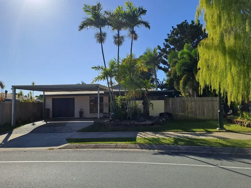 Great Location & Lots of Parking